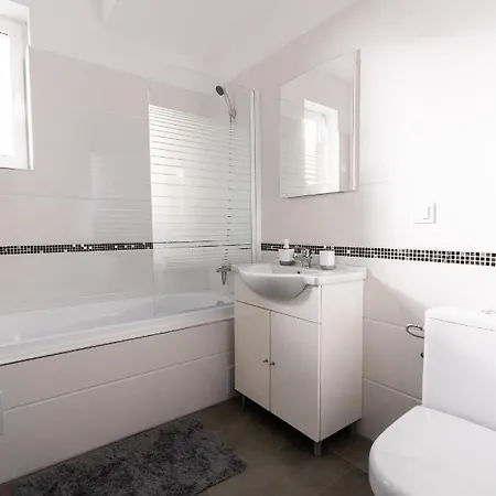 The Nook - Only 15 Mins To Poiana Brasov Apartment *