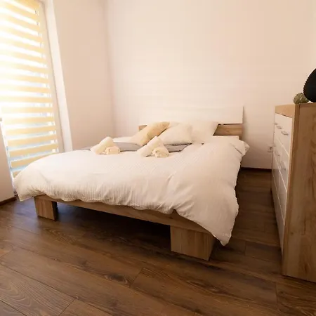 Apartment The Nook - Only 15 Mins To Poiana Brasov Risnov