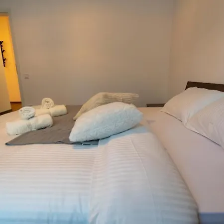 The Nook - Only 15 Mins To Poiana Brasov Apartment *