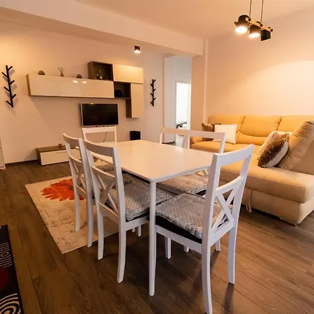 The Nook - Only 15 Mins To Poiana Brasov Apartment Risnov